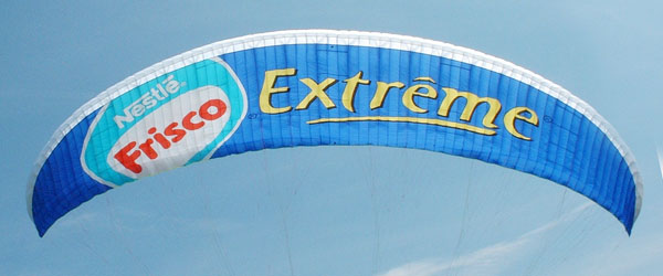 Ejemplo parapente swing con logo Ejemplo parapente swing con logo