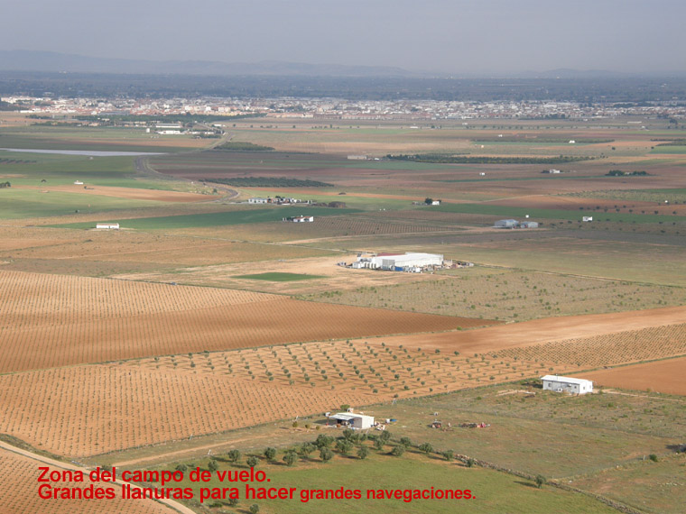 campo tomelloso Fuerte viento en la primera jornada del campeonato de España de paramotor 2009