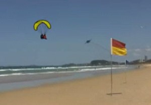 avion paramotor 300x208 Hay que tener cuidado con los aviones...