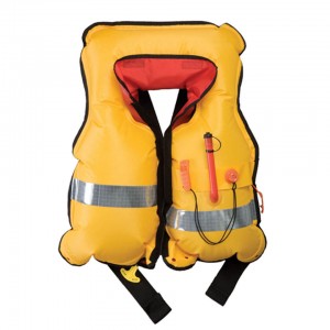 Como revisar el chaleco volarenparamotor. chaleco salvavidas inflable automatico 27303 8086861 300x300 ¿Cómo revisar el chaleco salvavidas?