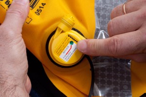 Como revisar el chaleco volarenparamotor. etapeb1h300w450 300x200 ¿Cómo revisar el chaleco salvavidas?