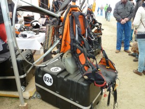 Nirvana paramotor con su caja de transporte. nirvana paramotor 2 300x225 Resumen de la feria Las Candelas 2015